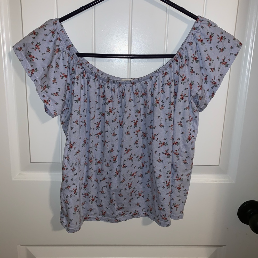 Off the shoulder cropped shirt